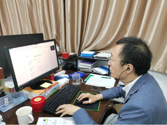 谈球吧体育官网