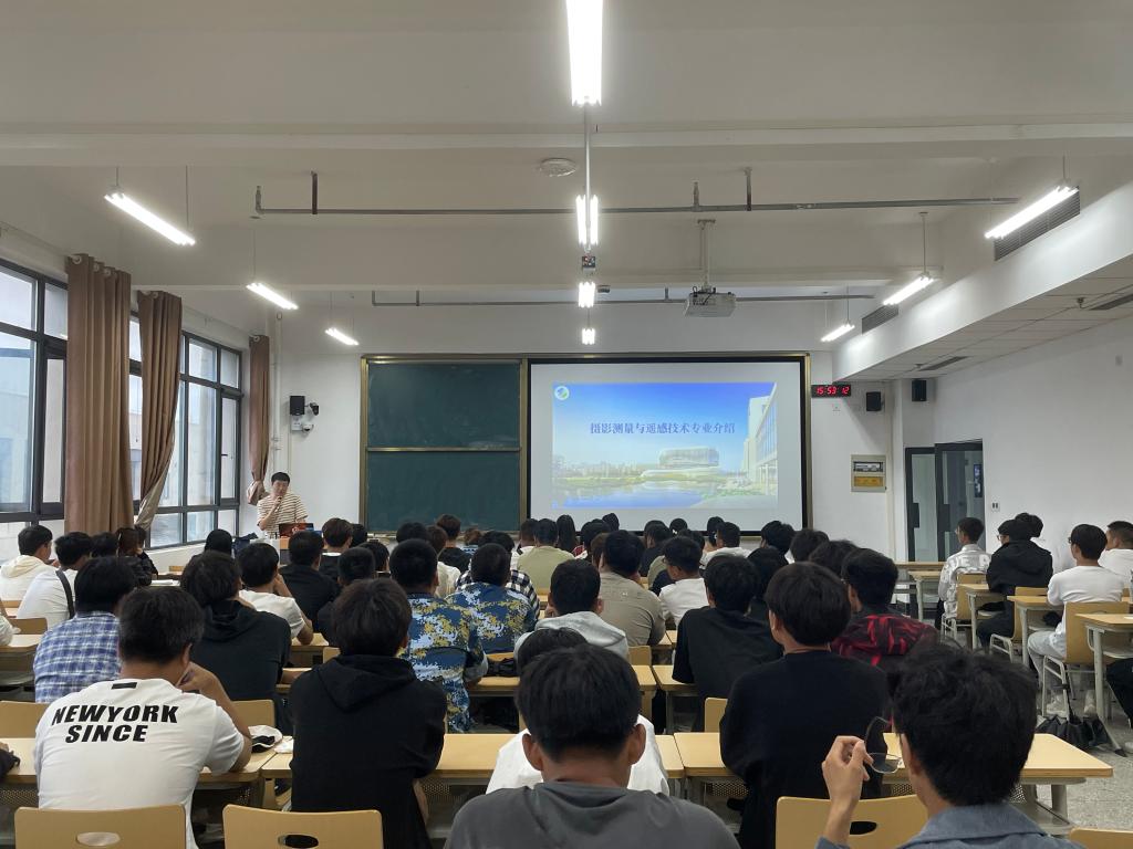 谈球吧体育官网