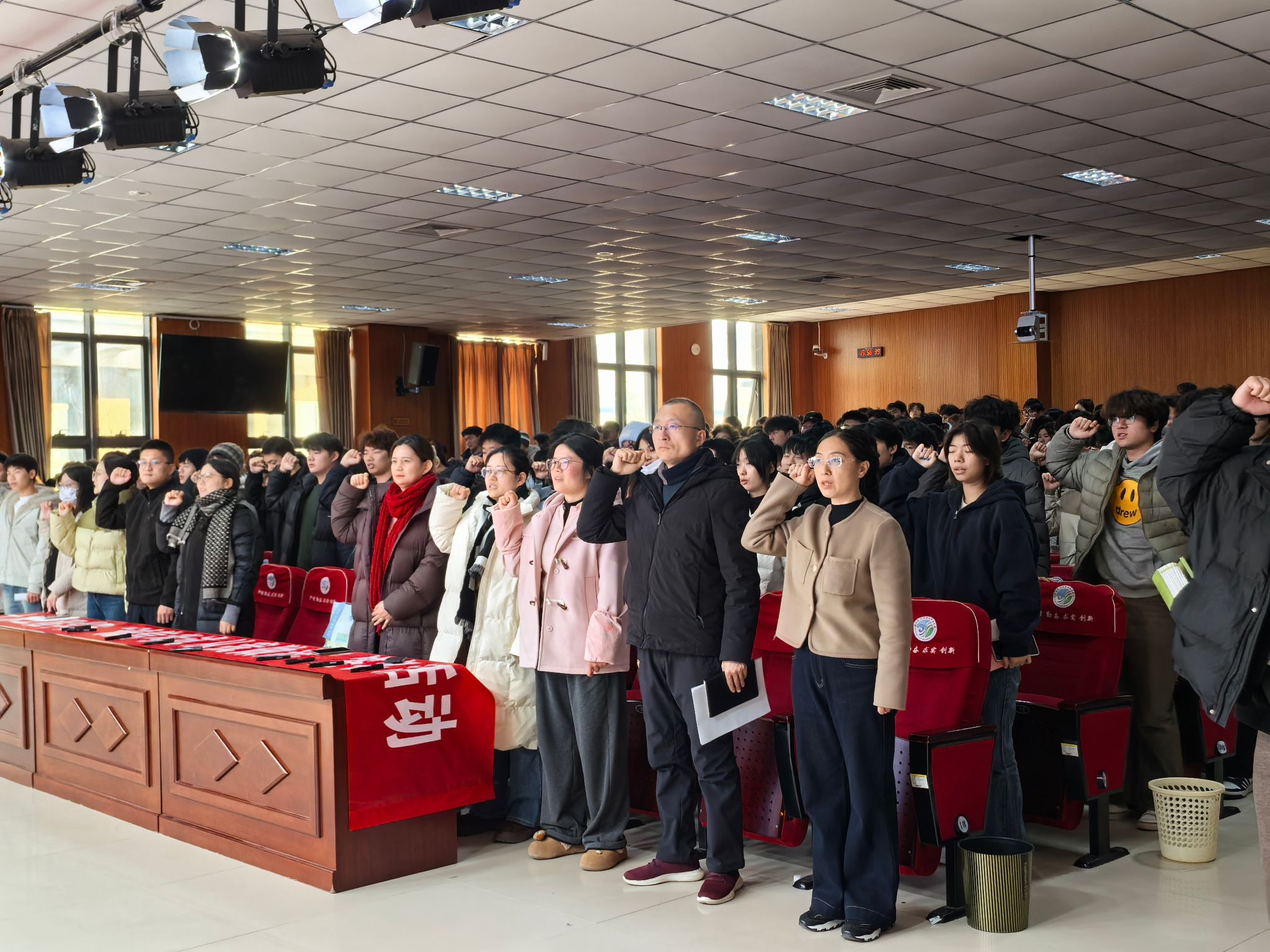 谈球吧体育官网