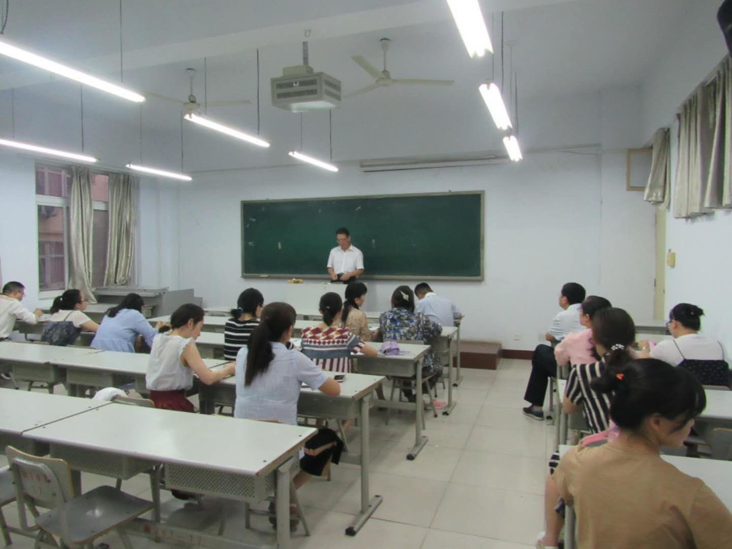 谈球吧体育官网