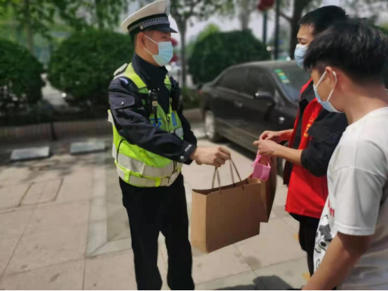 谈球吧体育官网